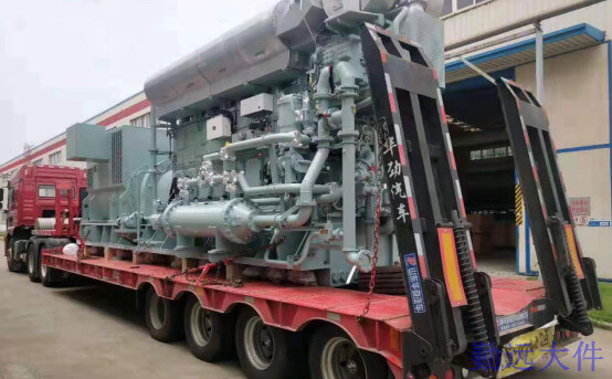 挖掘機運輸車