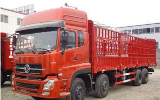 前四后八三軸貨車